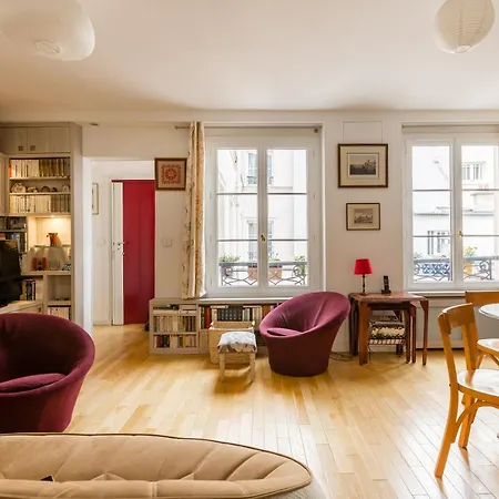 Veeve - Minutes From Elysees Palace